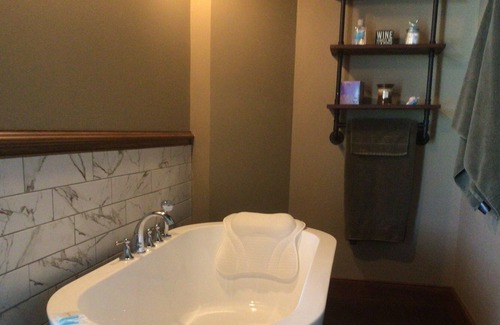 Ste Genevieve House | Hidden Gem, scenic views off private balconies, incredible food and wine