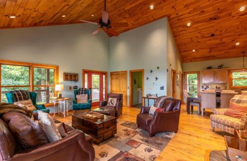 Lenoir House | Hidden Hideaway
