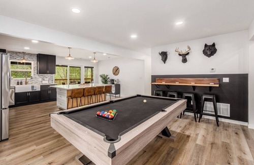 Logan House | Hidden Hills Haven + Hot Tub I Fire Pit