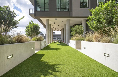 Ardmore Apartment | Hidden in Plain Site Suite w/Free Parking & City View