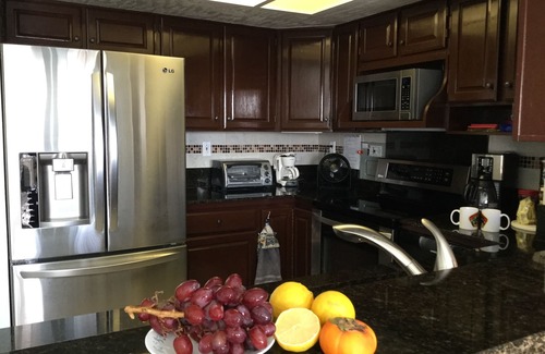 Makaha Condo | Hidden Island Getaway
