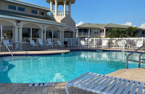 Bradenton Condo | Hidden Lake Condo 5 miles to Anna Maria Island