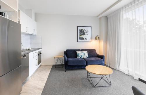 Cambridge Hotel | Hidden Lake Hotel & Apartments