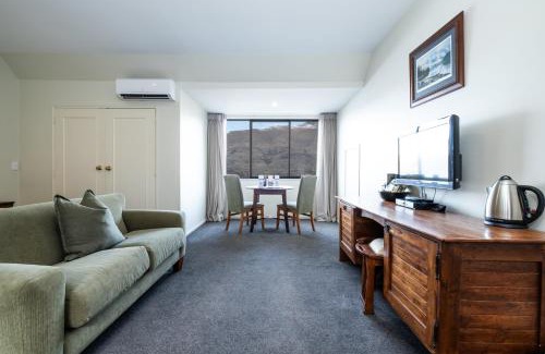Sunshine Bay Cabin | Hidden Lodge Queenstown