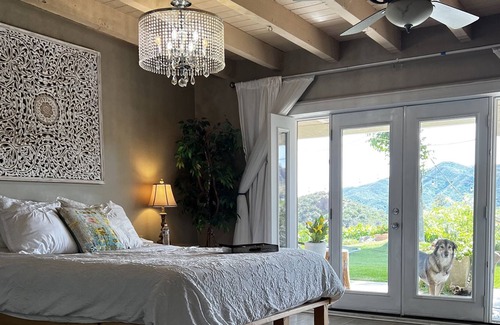 Malibu House | Hidden Mtn. 💎 Family Fun ❤ Suite All In One 🔥 Tub ☀sets Lushes' Gardens 💐
