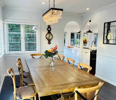 St. Heliers House | Hidden Oasis in Vibrant Beach Suburb