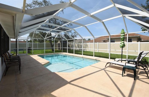 Palm Harbor House | HIDDEN OASIS Spacious Pool Home with Florida Room and Hot Tub