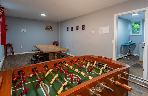 Newfoundland House | Hidden Poconos Farmhouse – Nearby Ski, Hot Tub + Game Room!