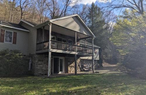 Brockton House | Hidden River Lodge at Hawk Mountain