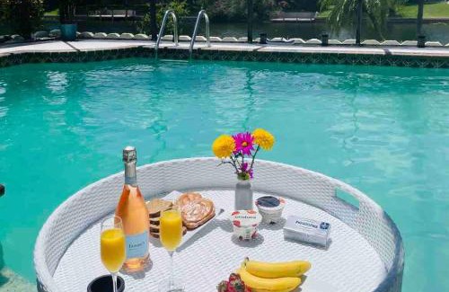 Fort Myers House | Hidden Secret Waterfront Retreat