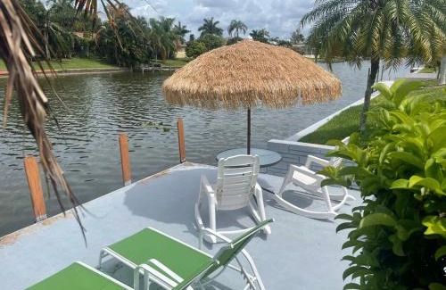Fort Myers House | Hidden Secret Waterfront Retreat