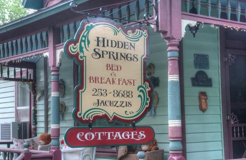 Eureka Springs Historic District Bed & Breakfast | Hidden Springs Bed and Breakfast