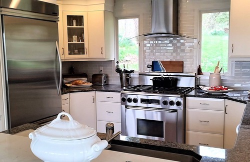 Wardour House | Hidden Treasure on Weems Creek