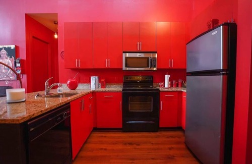 Lindridge-Martin Manor Condo | Hidden Unique Gem in the Heart of Atlanta close to Atlantic Station