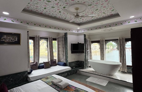 Lake Swaroop Sagar Hotel | Hide-in Udaipur