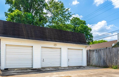 Decatur Apartment | Hideaway apartment tucked into Historic District