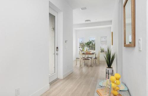 Iona House | Hideaway at Hidden Palms Cove