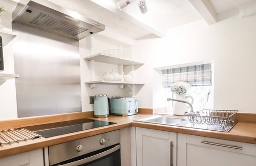 Barnoldswick Cottage | HIDEAWAY COTTAGE, character holiday cottage in Barnoldswick
