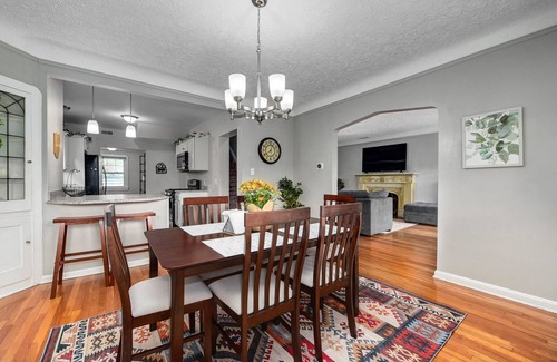 Cleveland House | Hideaway in the Heights!