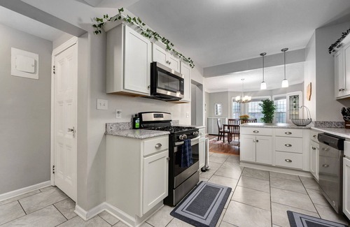 Cleveland House | Hideaway in the Heights!