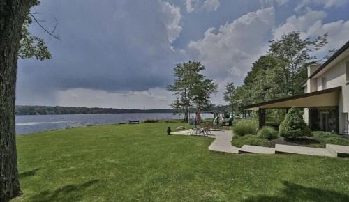 Pocono Summit House | Hideaway - LakeHouse/spa/dock/