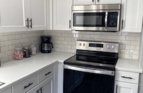 Taylorville Apartment | Hideaway-minutes from Downtown Taylorville