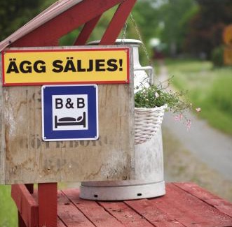 Orebro Bed & Breakfast | Hidingsta gård B&B