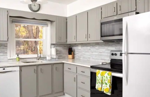 New Paltz House | Higashi: New Paltz family home with King bed minutes to downtown