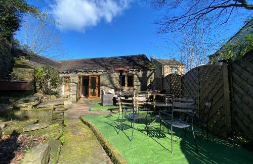 Hepworth House | Higgin Bridge House
