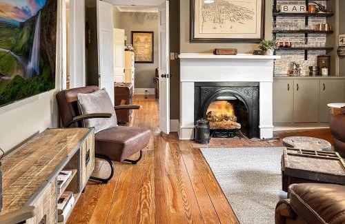 New Bern House | Higgins Downtown Depot