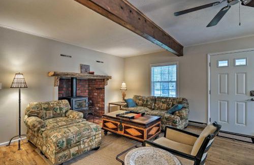 Higgins Lake House | Higgins Lake Area Cabin with Fire Pit and Yard!