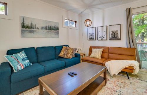 Higgins Lake House | Higgins Lake Cottage with Private Fire Pit and Grill!