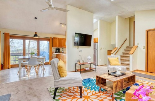 East Stroudsburg House | High Altitude Hideaway | Hot Tub | Steam Room
