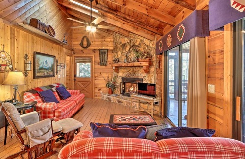 Mineral Bluff House | High Country Cabin with Fire Pit and Hot Tub!