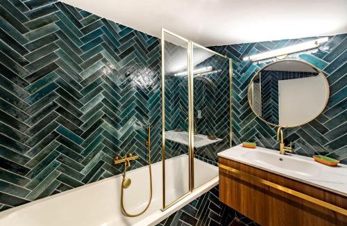 Old Lyon Apartment | High-end apartment overlooking the quays AIL