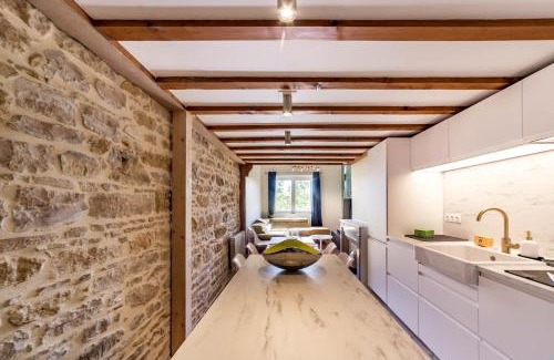 Old Lyon Apartment | High-end apartment overlooking the quays AIL