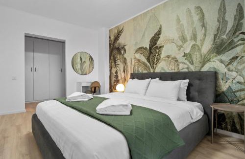 Sector 6 Apartment | High-end Apartment with Panoramic View, Parking & Pool