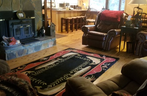Murphy House | High end Hiawassee River front cabin in Murphy, NC
