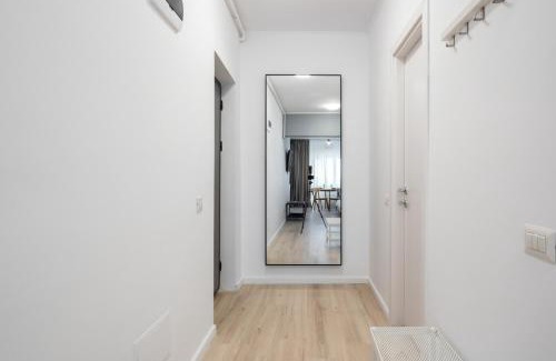 Bucharest Apartment | High-end Studio with Panoramic View, Parking & Pool