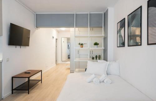 Sector 6 Apartment | High-end Studio with Panoramic View, Parking &Pool
