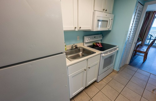 Myrtle Beach Condo | High Floor, Direct Oceanfront Views|Camelot Resort