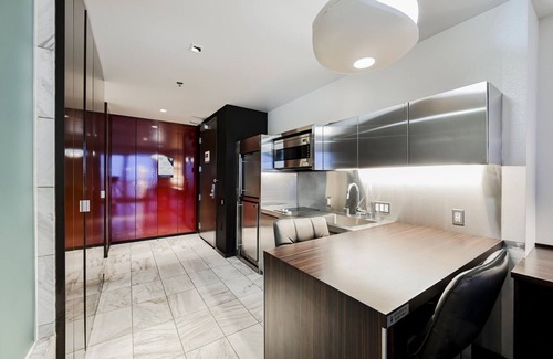Las Vegas Apartment | High Floor Studio Strip View | at Palms Place