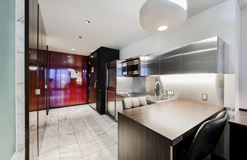 Las Vegas Apartment | High Floor Studio Strip View w/Open Balcony at Palms Place