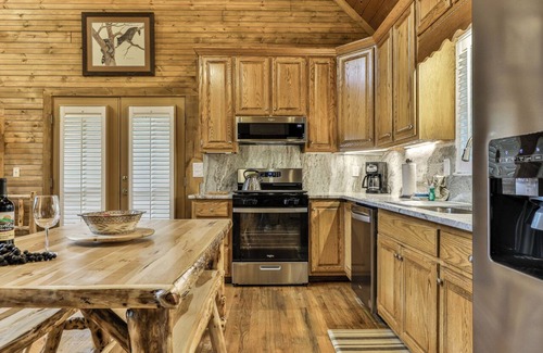 Walnut Mountain Cabin | High Hopes - Stunning Mountain Views - Beautiful Interior, Completely Remodeled