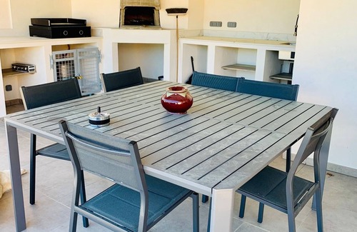 Simiane-la-Rotonde House | High Luberon, Jas renovated between woods and lavender.