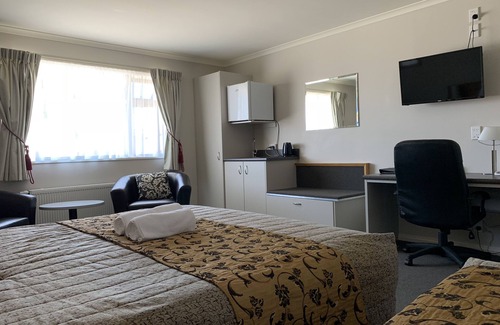Fox Glacier Hotel | High Peaks Hotel