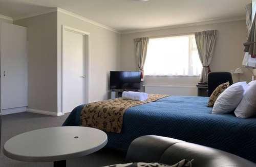Fox Glacier Hotel | High Peaks Hotel