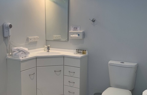 Fox Glacier Hotel | High Peaks Hotel