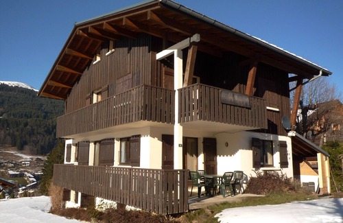 Les Gets Apartment | High quality apartment very close to ski slopes with stunning views
