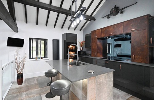 Darlington House | High Quality Fully Equipped Private Detached Luxury Home With River Views